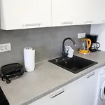 Pearl Apartment Split
