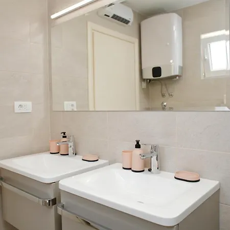 Pearl Apartment
