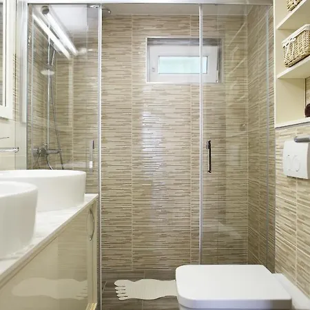 Pearl Apartment *